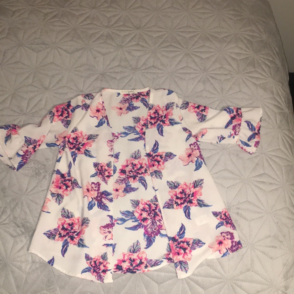 I’m selling a floral cardigan